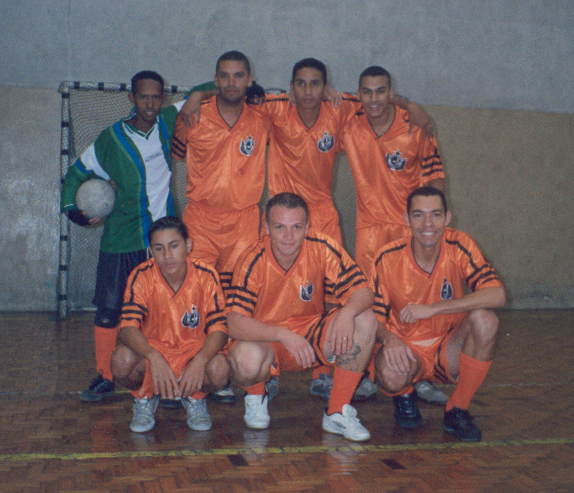 Em pé: Nei, Luiz, Gilmar e Billy. Agachados: Juninho, Alemão e Edson.