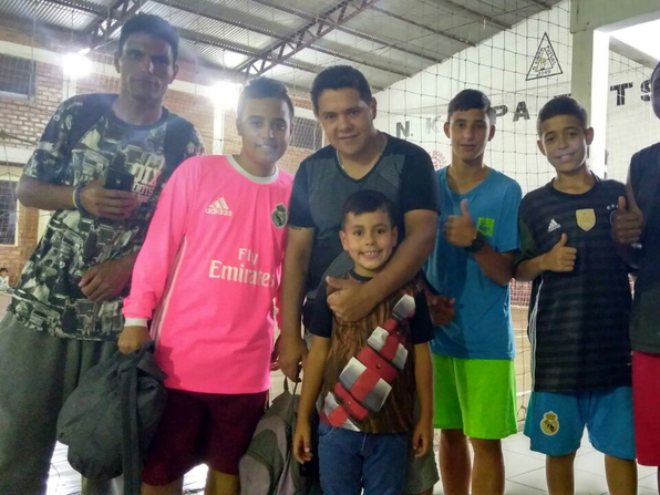 Irmãos.