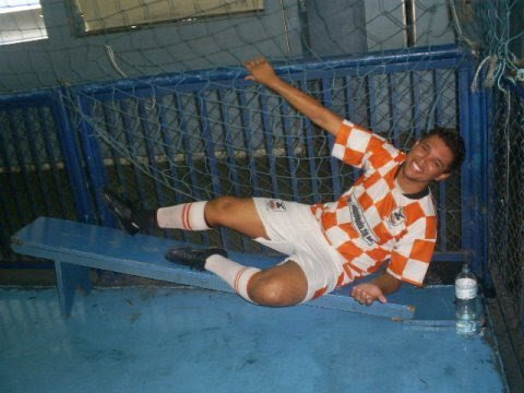 Alan quebrando o banco. E era até leve...